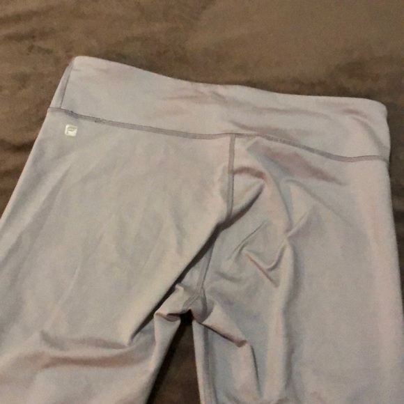 Fabletics gray cropped leggings - Picture 6 of 7